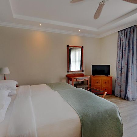 Courtyard Hotel Gqeberha Port Elizabeth Exterior photo