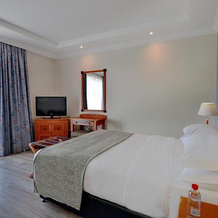 Courtyard Hotel Gqeberha Port Elizabeth Exterior photo