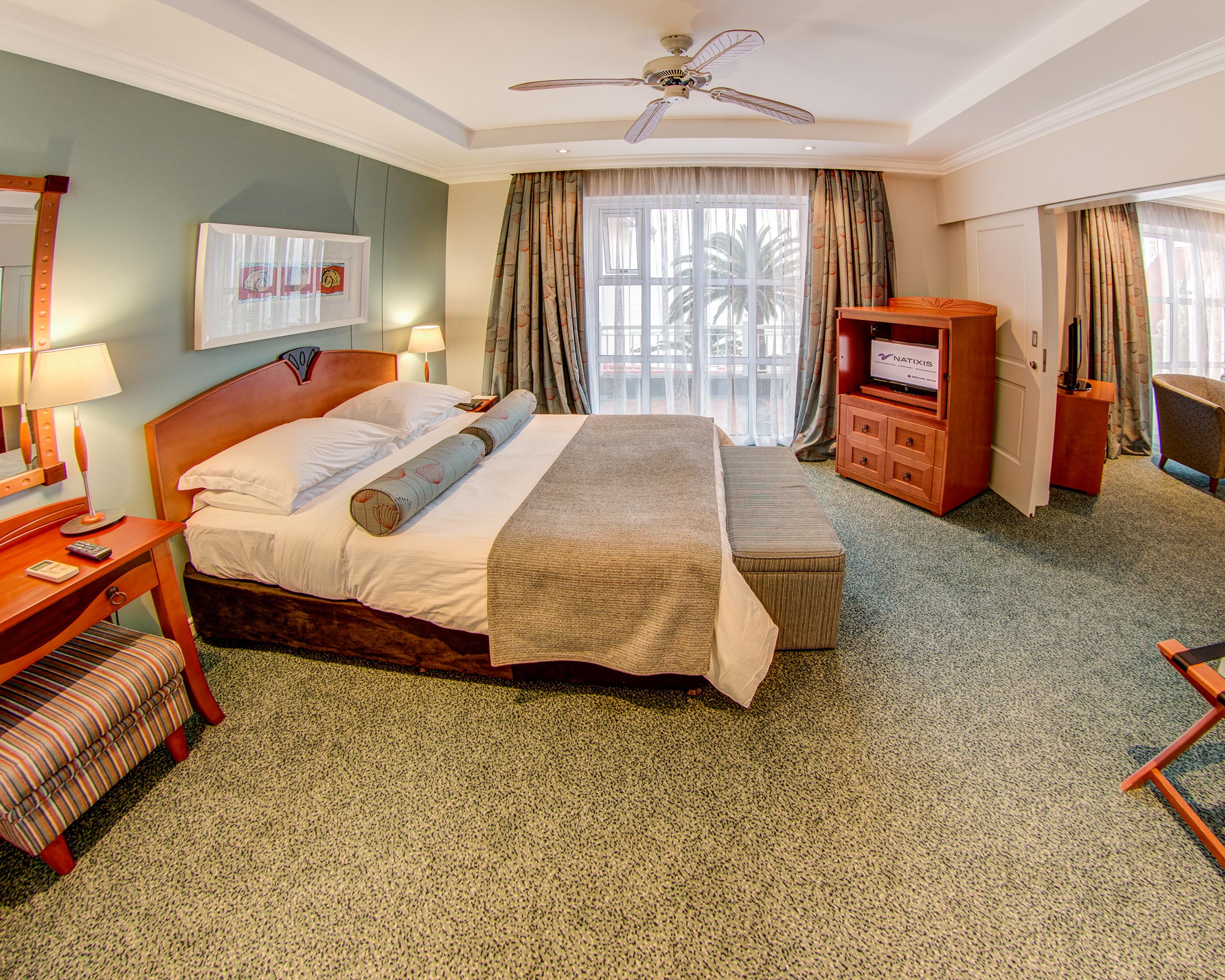 Courtyard Hotel Gqeberha Port Elizabeth Exterior photo