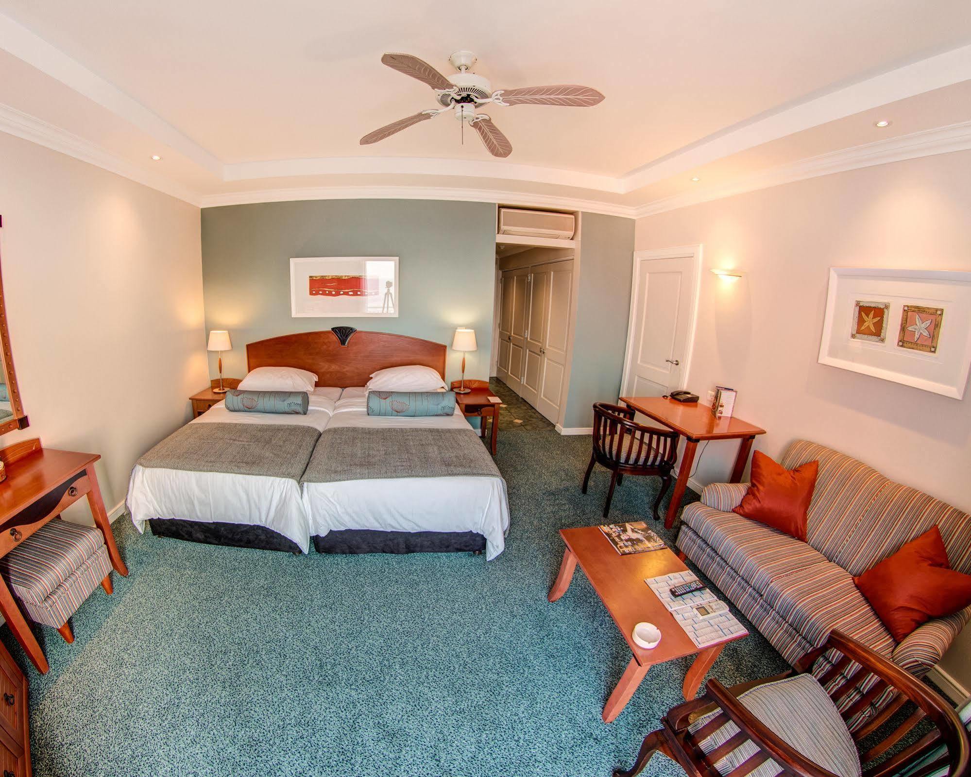 Courtyard Hotel Gqeberha Port Elizabeth Exterior photo