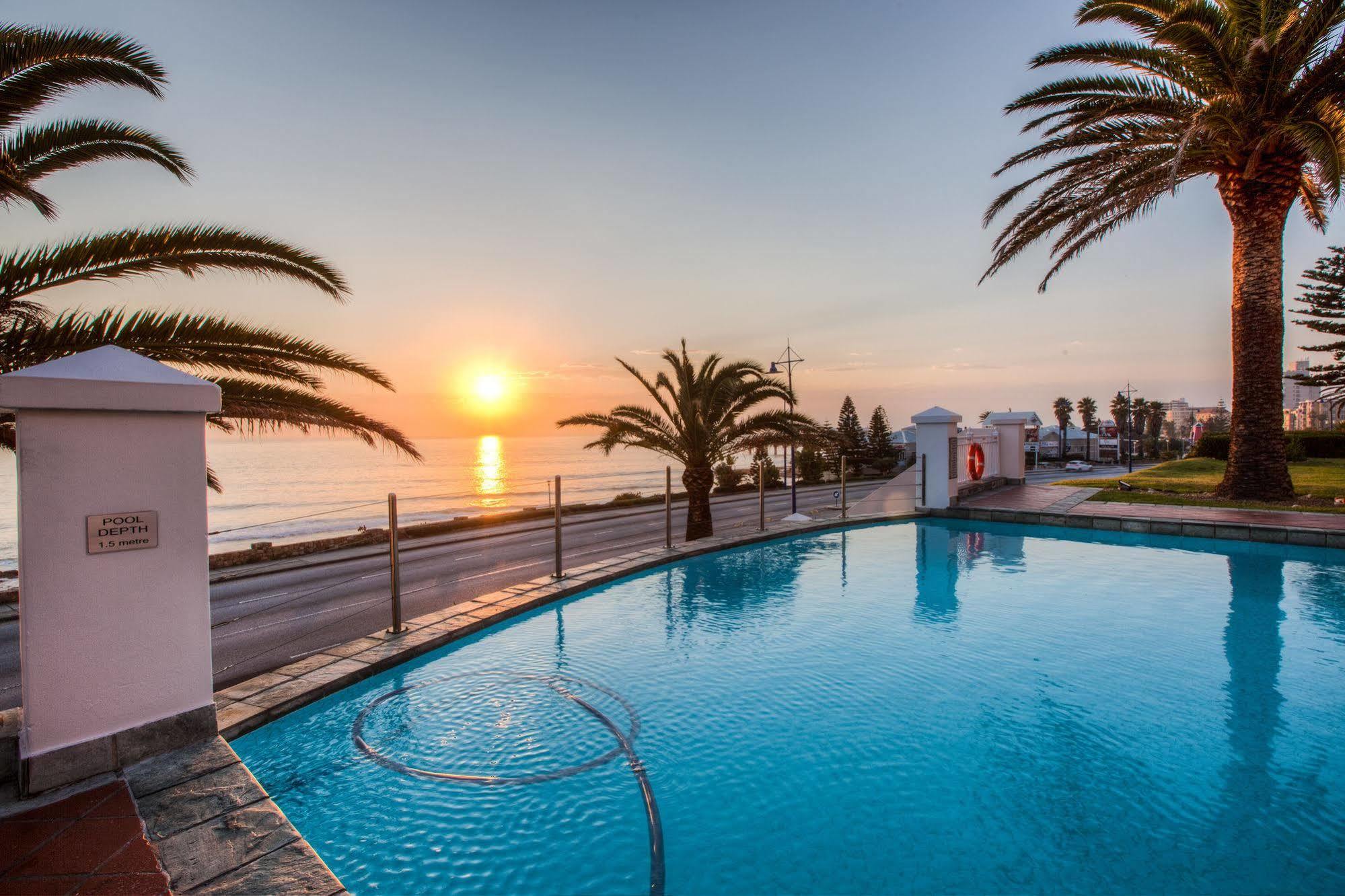 Courtyard Hotel Gqeberha Port Elizabeth Exterior photo