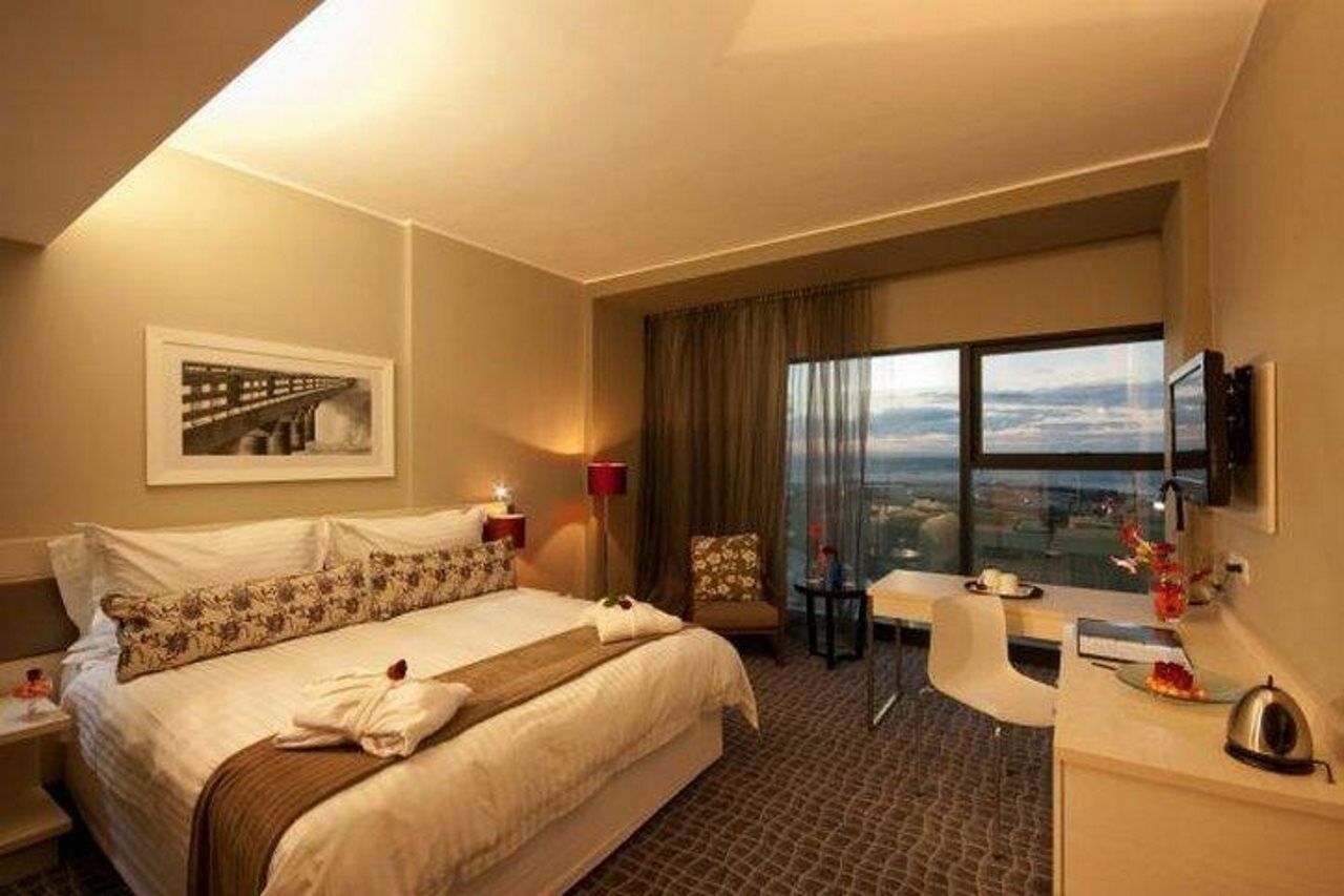Courtyard Hotel Gqeberha Port Elizabeth Exterior photo